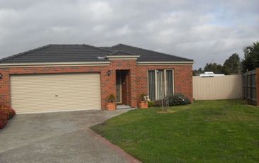15 Cuneen Crescent, Berwick