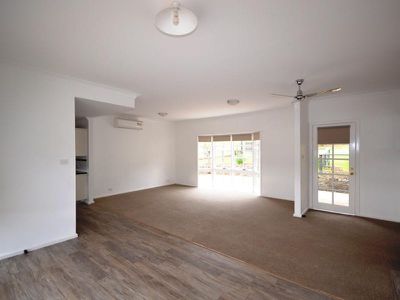 1 Mountain Avenue , Mount Beauty