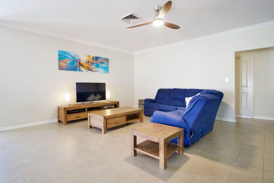 1 Dennis Retreat  , Baldivis