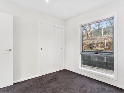 Unit 1 / 36 Wallcrest Road, Berriedale