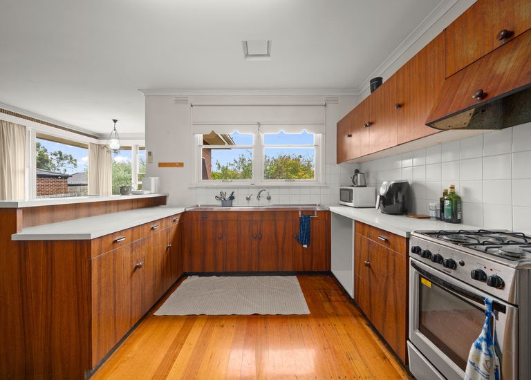 6 Eileen Street, Mount Waverley
