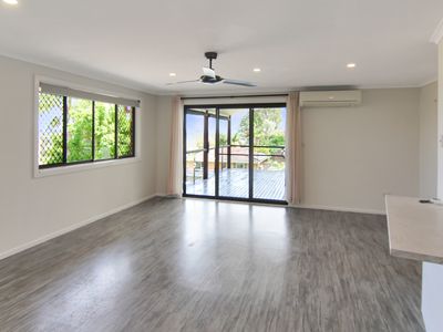 2 Paradise Ave, Forster