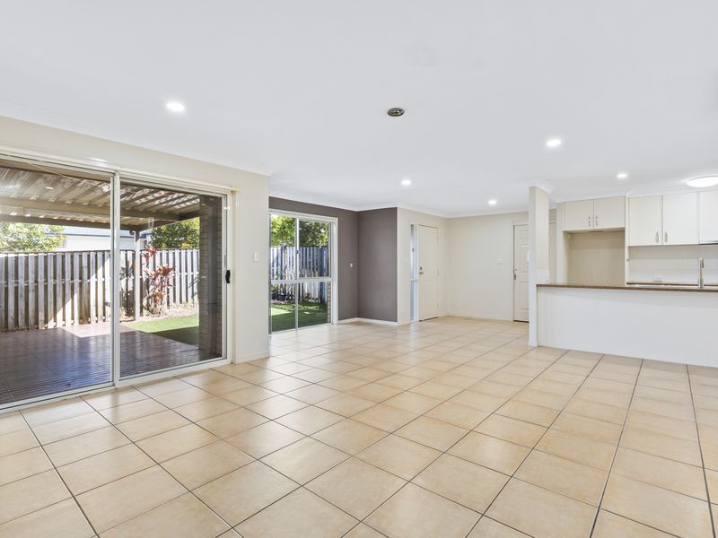 1 / 4 Cardwell Street, Upper Coomera