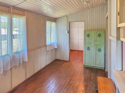 6 Golf Links Road, Atherton