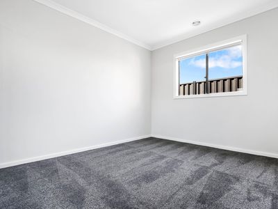 39 Tecoma Street, Manor Lakes