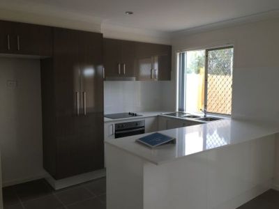 83  Crossacres , Doolandella