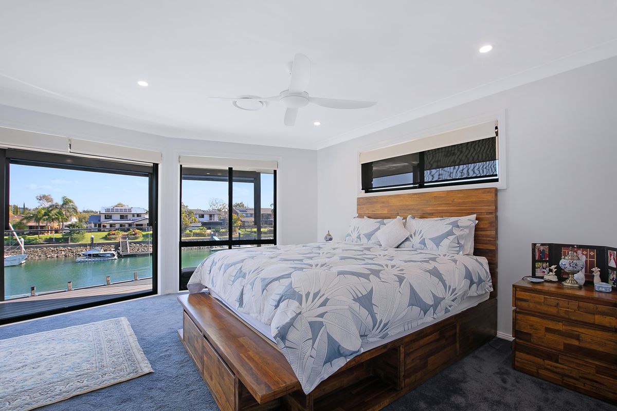 6 Sternlight Court, Raby Bay
