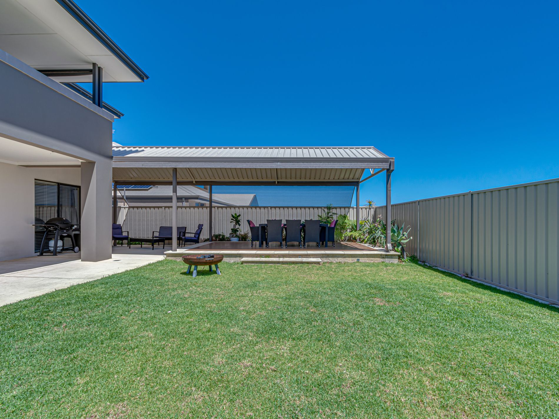 25 Flagtail Outlook, Yanchep