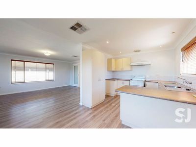 43 Oxley Circle, Dubbo