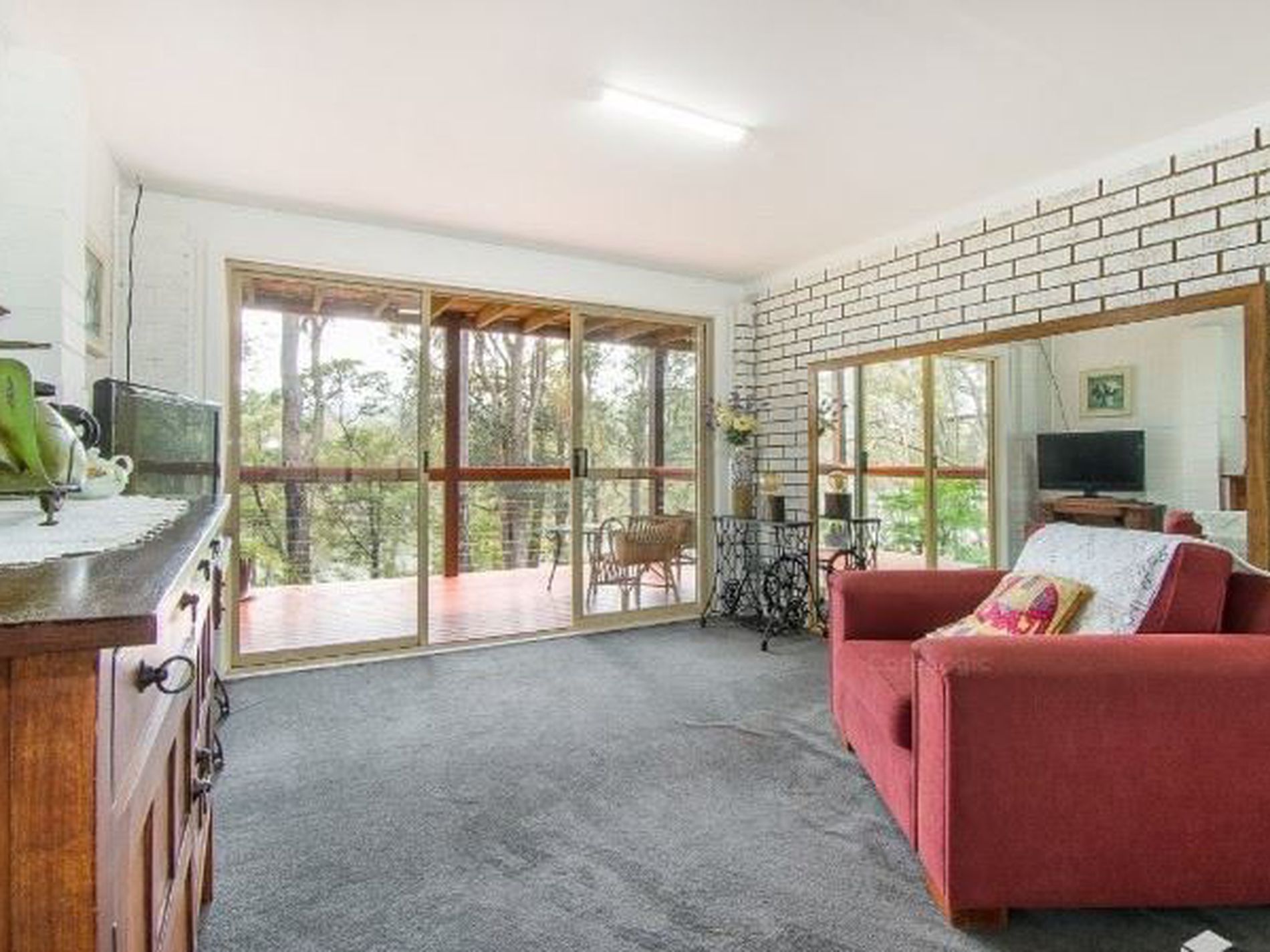 2 Anglers Parade, Fishermans Paradise