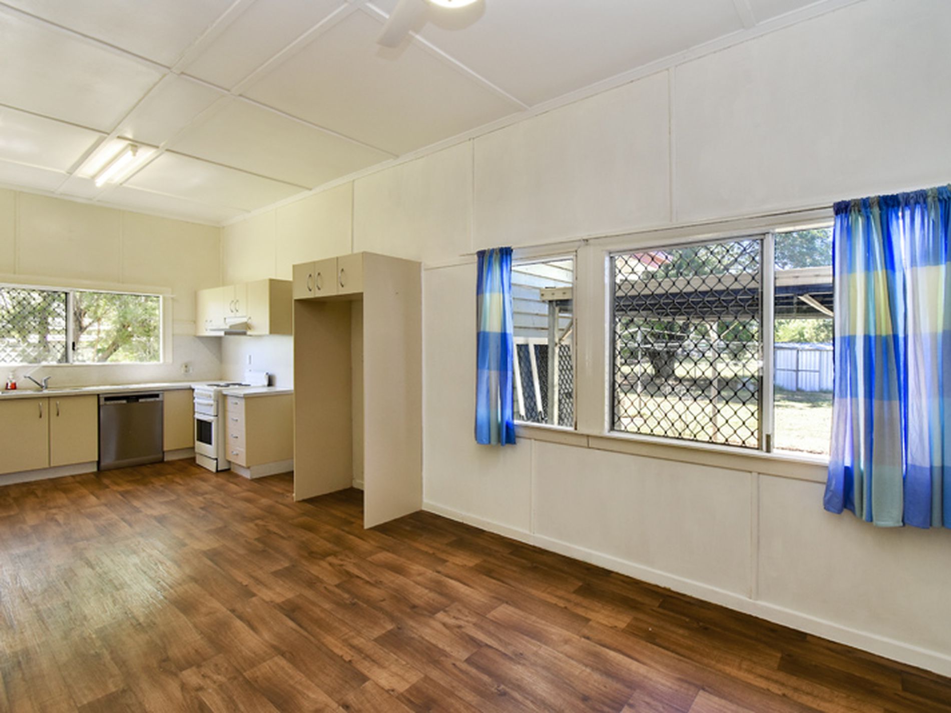 73 ACACIA STREET, Barcaldine