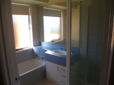 1 / 2 Nanworen Crescent, Bell Park