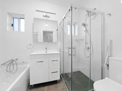 192 King Georges Road, Roselands