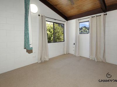 1 / 2 Ajax Close, Edmonton