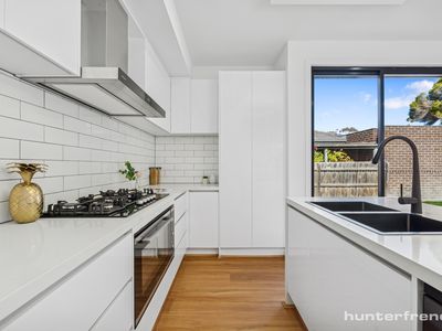 2 / 1 Almond Avenue, Brooklyn