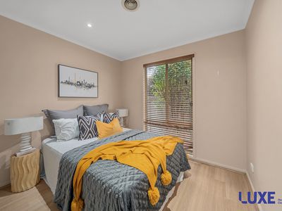 2 Hobday Place , Dunlop