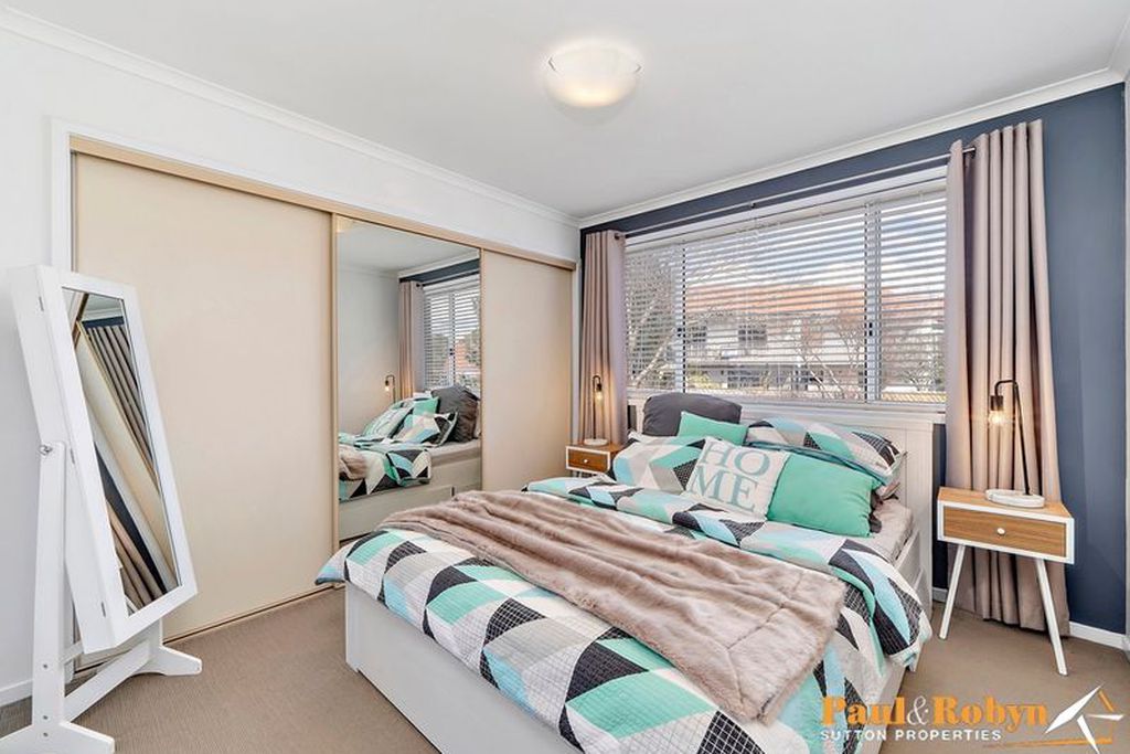 6 / 7 John Young Crescent, Greenway