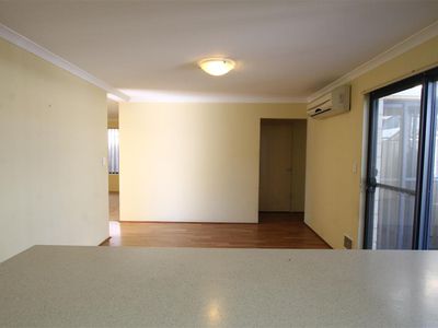 4 / 24 Windemere cres, Nollamara