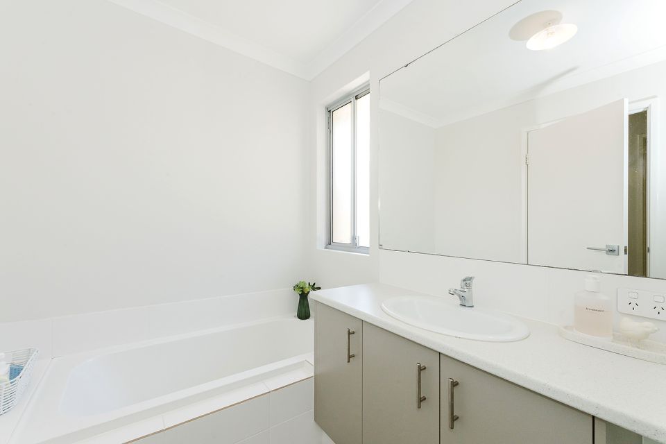 18 Yandal Way, Golden Bay