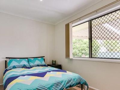 8 Woodlands Drive, Rochedale South