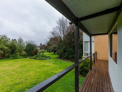 2 Lemin Avenue, Rutherglen