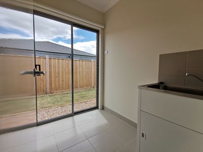 16 Gambino Crescent, Truganina