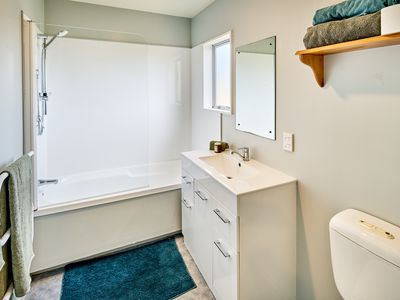 10 Pohutukawa Grove, Titahi Bay