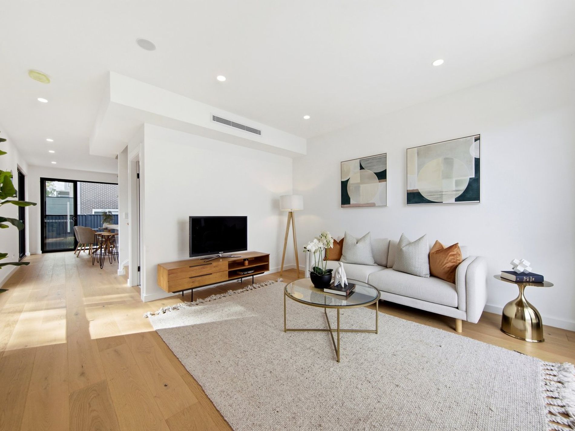 Townhouse / 9-9a Old Berowra Road, Hornsby