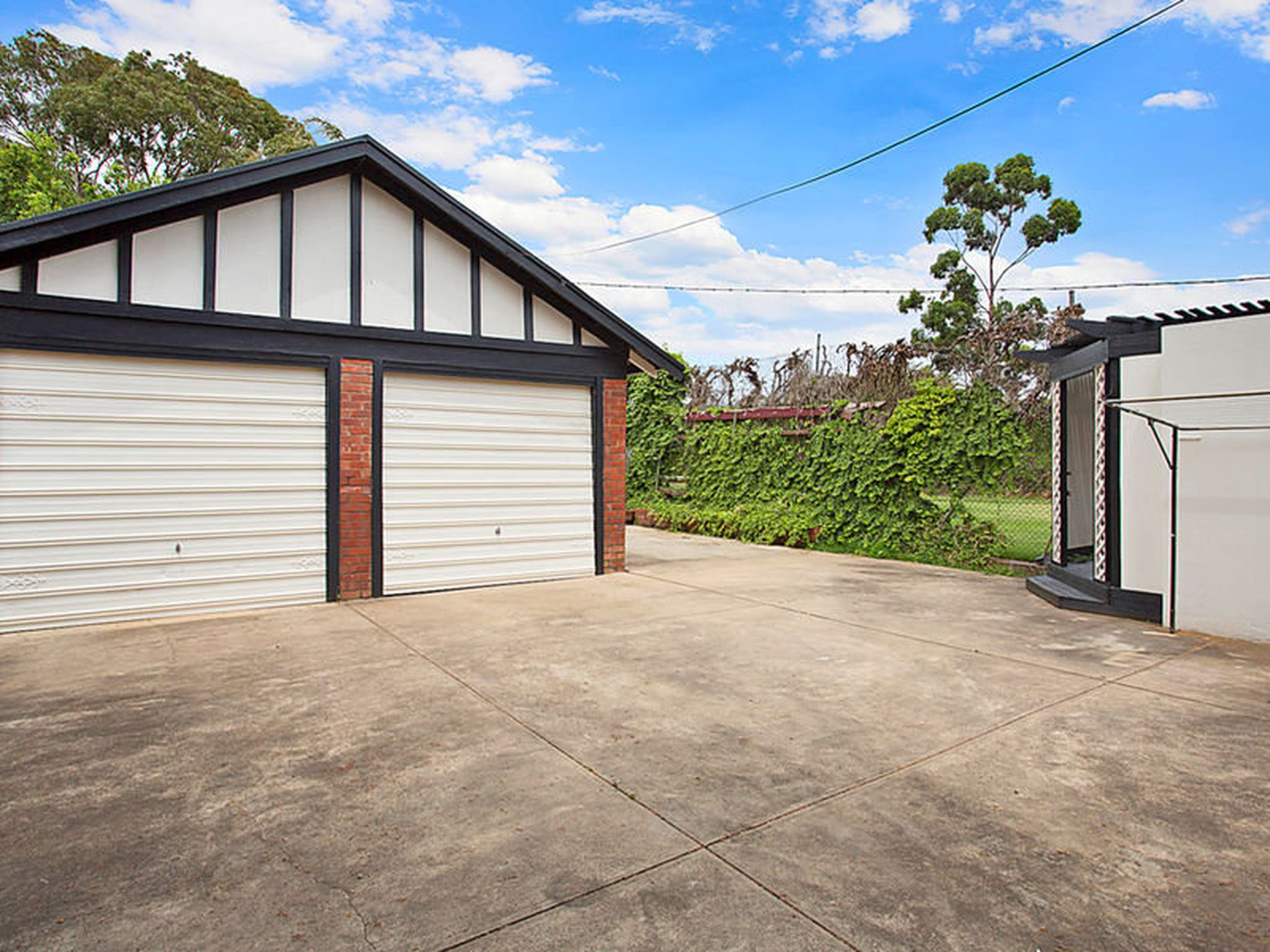 9 Cross Road, Kingswood