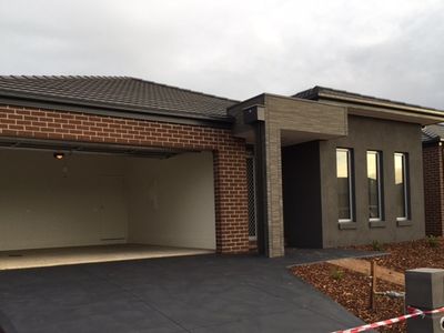 25 Peroomba Drive, Point Cook