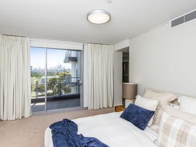 407 / 30 The Circus, Burswood