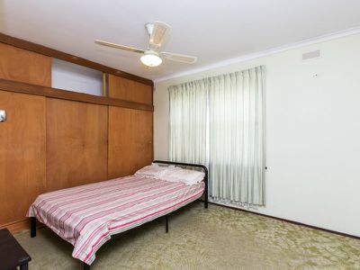 10 Centenary Crescent, Werribee