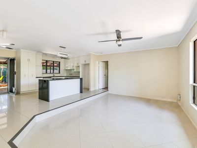 82 James Circuit, Woodroffe