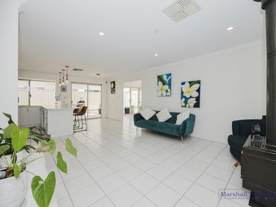 28 Newgain Cres, Carramar