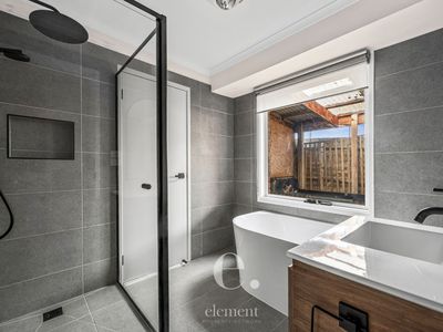 52 Heytesbury Drive, Leopold