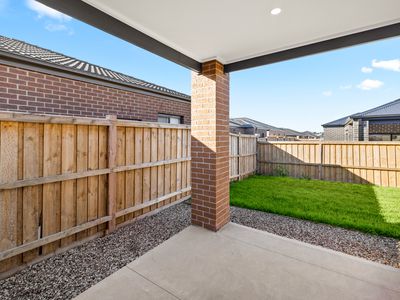 4 Taxon Road, Weir Views