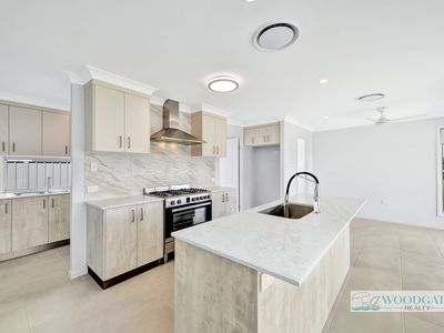 11 GULL STREET, Woodgate