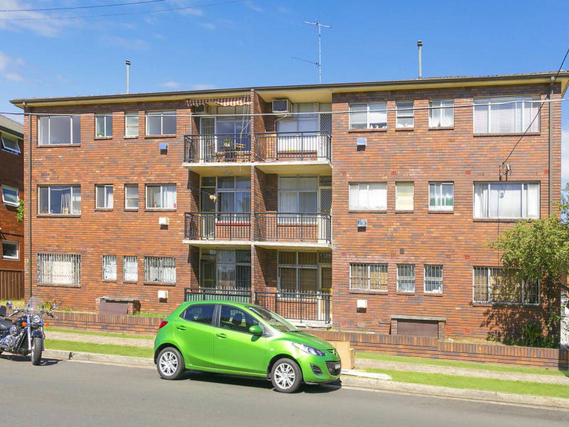 12 / 32 Barber Avenue, Eastlakes