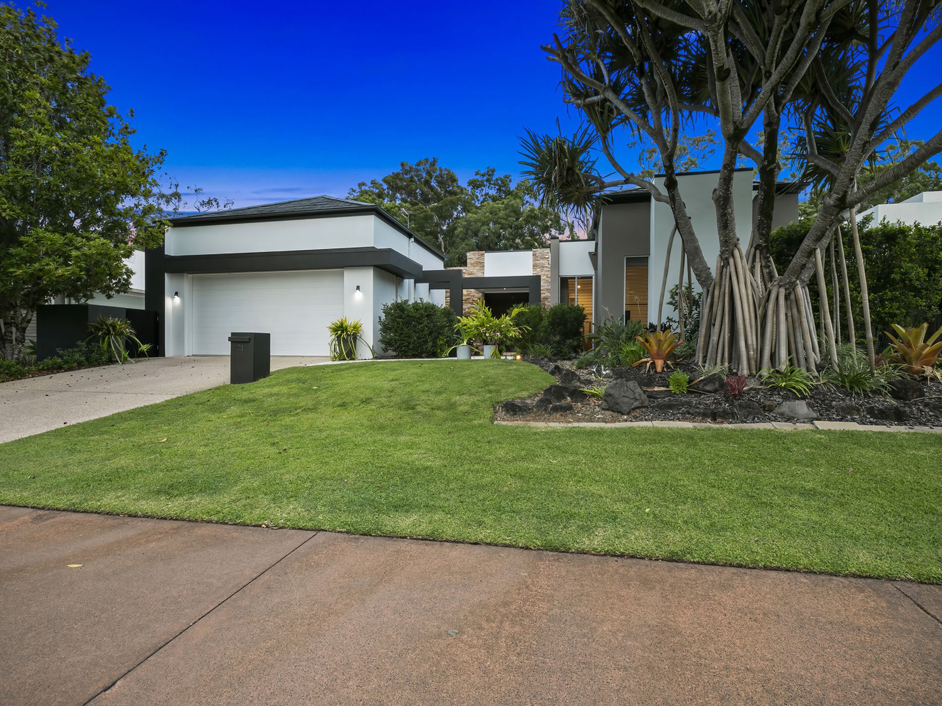 71 The Avenue, Peregian Springs