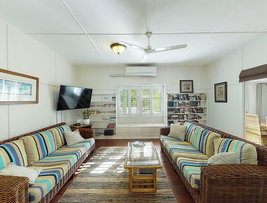 Unfurnished Cottage with Pool Close to the River image 6