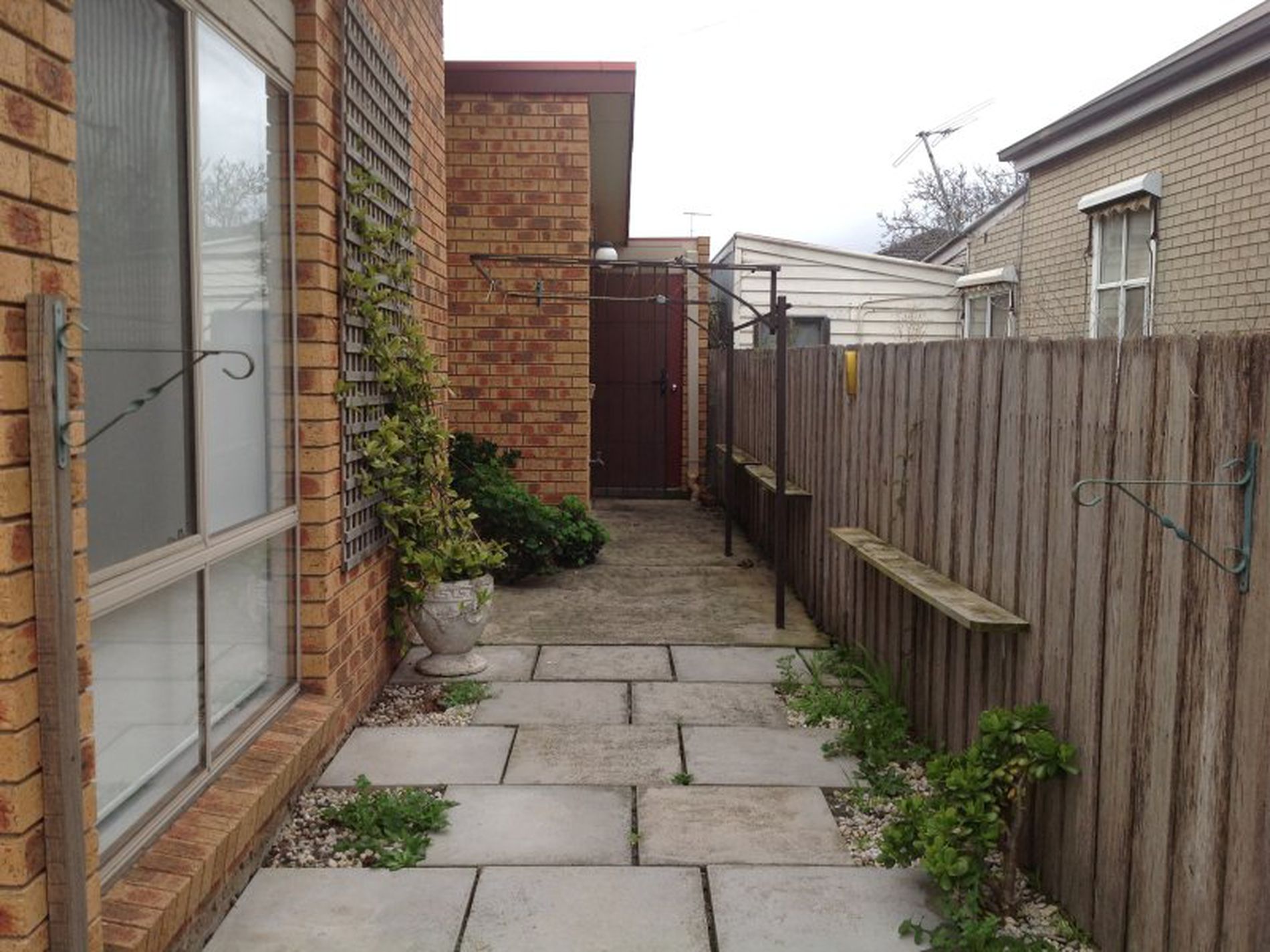 1 / 122 Weller Street, Geelong West