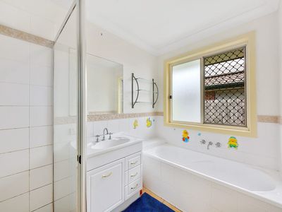 25 Lakeview Dr, Logan Reserve