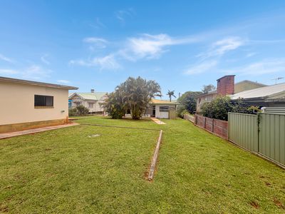 12 Mazlin Street, Atherton