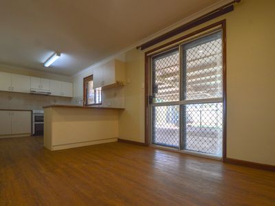 4 Yanderra Crescent, South Hedland