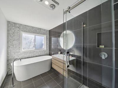 42 Oak Street, Seymour