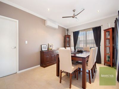 13 Santa Monica Place, Mount Louisa