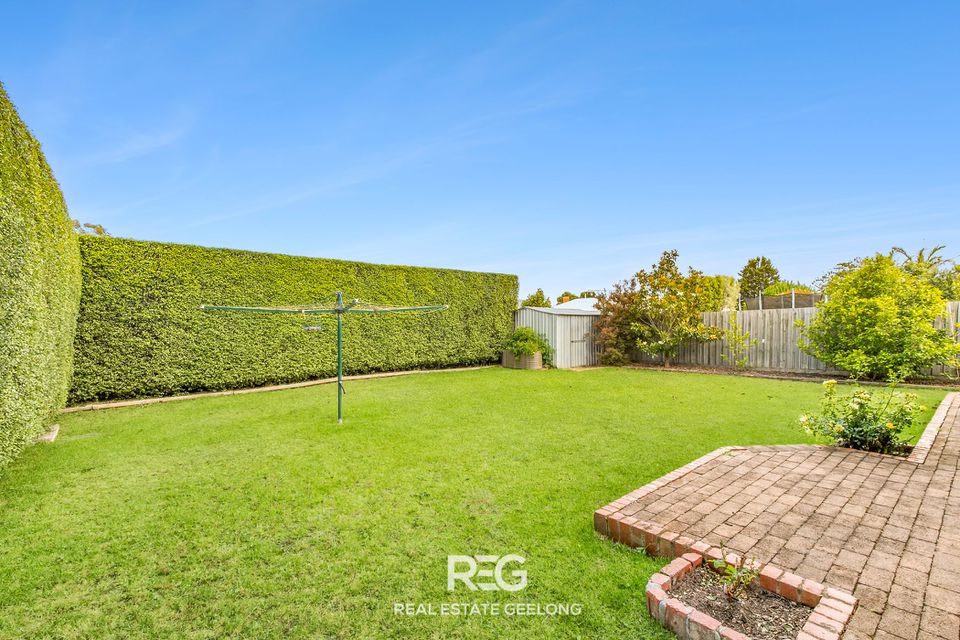 13 Greenbank Court, Leopold