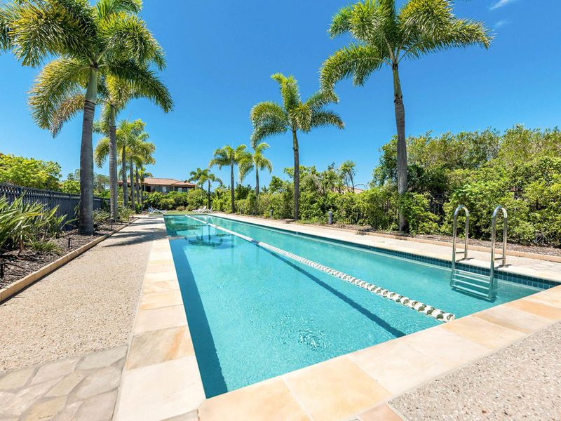 2 / 4 University Drive, Robina