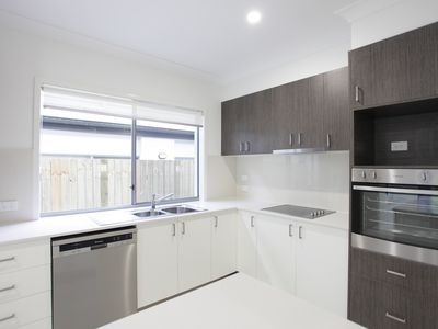 126 Cooper Crescent, Rochedale