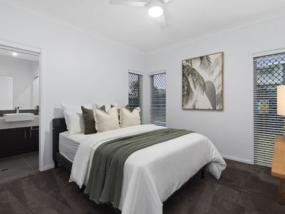 24 Feathertail Place, Wakerley